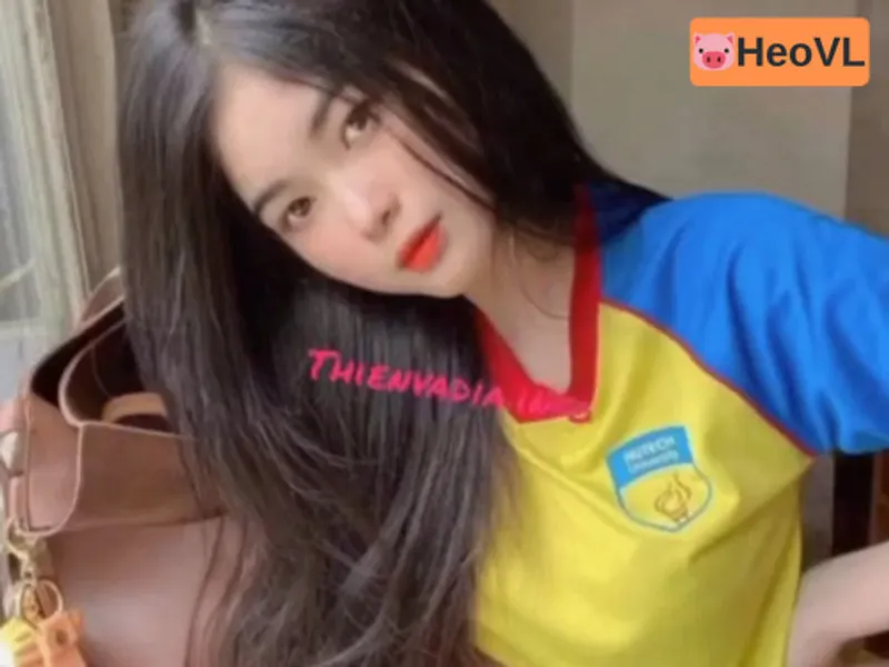 Clip nện với nữ sinh hutech mông bự