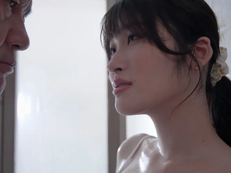 ông xã bỏ bê, cô vợ được ông chú giúp thỏa mãn cơn nứng lồn lồn